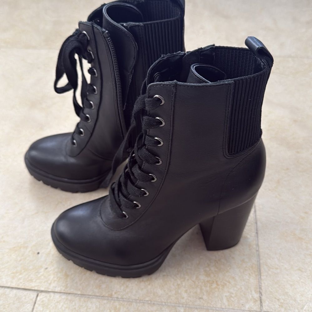 STEVE MADDEN - Black Lace-Up Ankle Boots - Size 6.5 Leather Boots - WORN ONCE - Picture 3 of 6